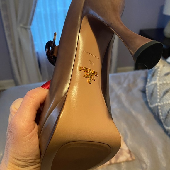 Prada - NWOT - Spazzolato Fume Mary Jane Heels - Picture 5 of 7